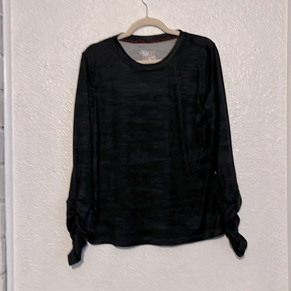 Muk Luk black and grey long sleeve shirt size small